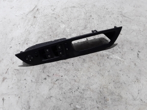 BMW X5 E70 (2006–2013) Fensterheberschalter vorne 9218043