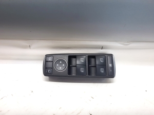 Mercedes Benz C-Class 204 (2007–2014) Fensterheberschalter vorne A2049055302