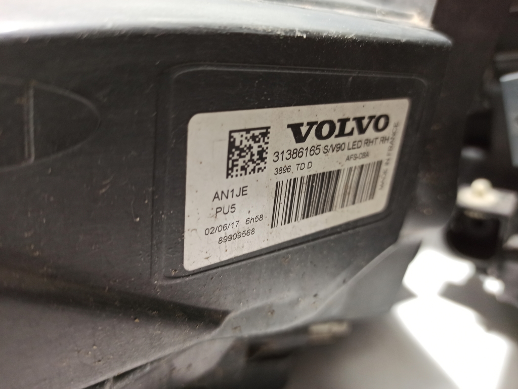 VOLVO V90 2 generation (2016-2024) Front Headlights Set 21853314