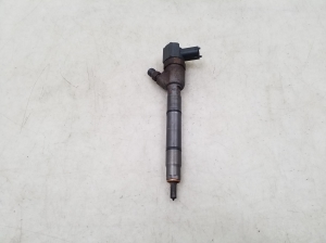 Injecteur de carburant - 338002A900