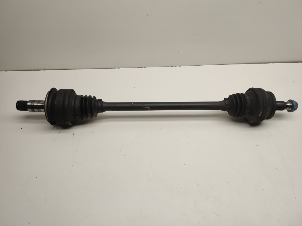 Mercedes Benz SLK-Class 172 (2011–2026) Antriebswelle hinten und ihre Teile A1723505400 Mercedes Benz SLK-Class 172 (2011–2026) Antriebswelle hinten und ihre Teile A1723505400