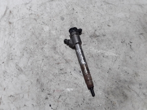  Fuel injector 