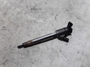  Fuel injector 