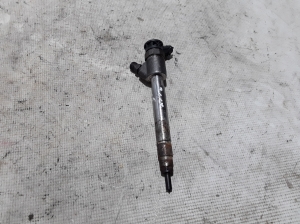  Fuel injector 