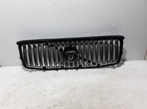  Front grille 