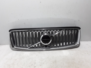  Front grille 