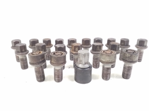  Wheel nuts, bolts 