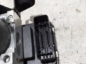 VOLVO XC90 (2015–2024) ABS plokk 31680102 - 3