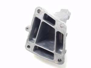  Engine holder 