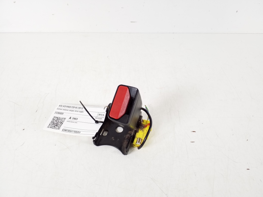 VOLVO V60 1 generation (2010-2020) Boucle de siège arrière droit 31250659 20611644