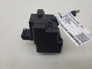   Sicherungskastenhalter unter der Motorhaube  - 8266228020 
