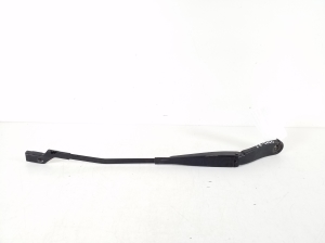  Windshield wiper blade 