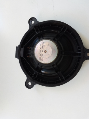   Rear side door speaker  - KE7066960 