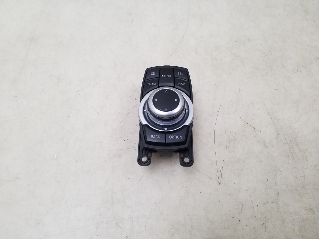 BMW 5 SERIES F10 (2010–2017) Multimedia control module 9253944 BMW 5 SERIES F10 (2010–2017) Multimedia control module 9253944