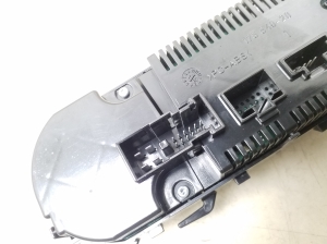 Mercedes Benz A-Class 176 (2012–2018) Heater control panel A2469008215 - 3