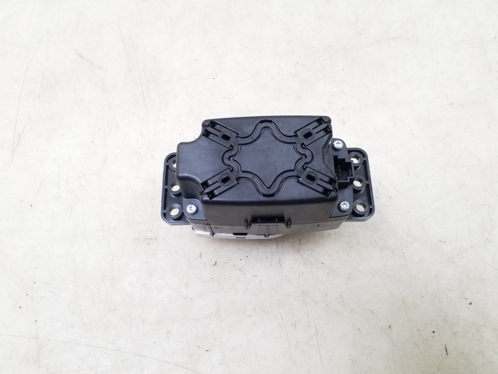 MERCEDES-BENZ A-Class W176 (2012-2018) Rotiță de control al navigației A2469009815 24982898