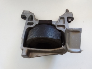  Engine cushion 