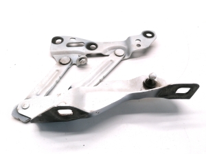 Hood hinge - 1058042-00-B