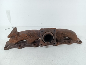  Exhaust manifold 