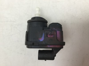 Headlight leveling motor - 4B0941295