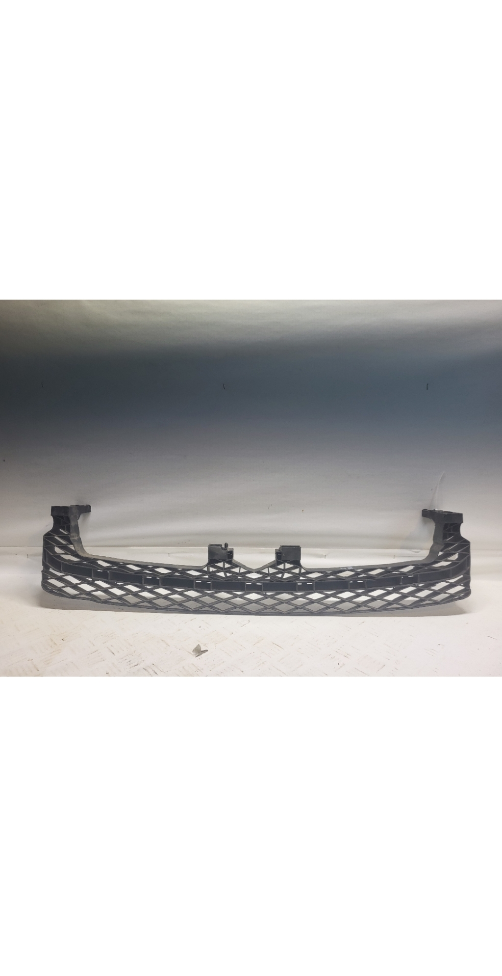 Volkswagen Passat B7 (2010–2014) Front bumper bracket 3AA807571 Volkswagen Passat B7 (2010–2014) Front bumper bracket 3AA807571