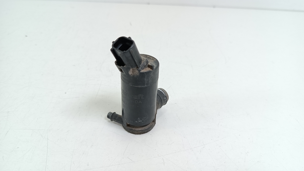Ford Ranger (2006–2011) Front windshield washer pump 6F1317664DA Ford Ranger (2006–2011) Front windshield washer pump 6F1317664DA