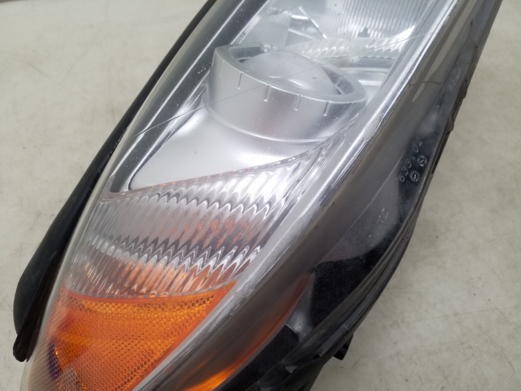 VOLVO V70 3 generation (2007-2020) Front Right Headlight 31214348 24984582