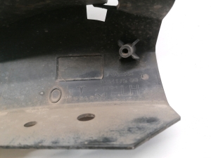 Tesla Model 3 3 (2016–2024) Nebelscheinwerferhalter vorne 1084175-00-D - 3