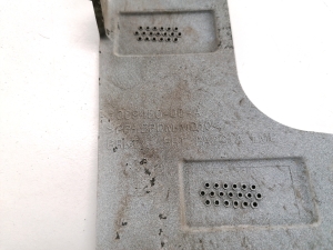 Tesla Model 3 3 (2016–2024) Nebelscheinwerferhalter vorne 1089450-00-A - 2