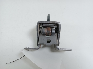 Ford Ranger (2006–2011) Front door lower hinge - 2