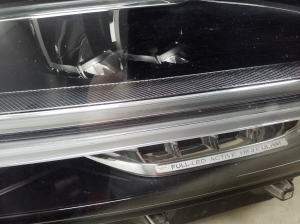 VOLVO V90 (2016–2026) Headlight 31655929 - 6
