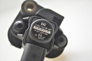 Mercedes Benz Sprinter /906/ (2006–2018) Air pressure sensor A0071530028 - 3