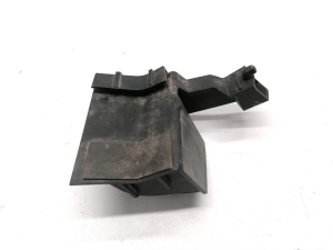 Tesla Model Y Y (2020–2026) Exterior sill trim bracket 1555376-00-B - 2