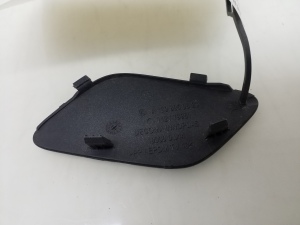 Mercedes Benz A-Class 169 (2004–2012) Esikaitseraua pukseerimiskonksu kate A1698850823 - 2