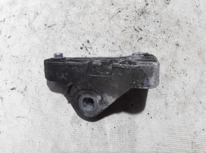  Engine holder 