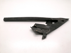 Tesla Model 3 3 (2016–2024) Front door rubber seal 1090502-00-G - 2