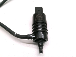 Tesla Model 3 3 (2016–2024) Motor der Scheinwerferwaschanlage vorne HS1278G3000 - 2