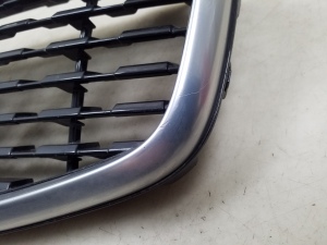  Front grille 