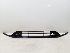   Front bumper lower grille 