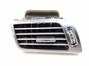   Interior panel ventilation grilles 