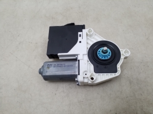 Volkswagen Passat CC CC (2008–2017) Front door window regulator motor 3C0959793C - 4