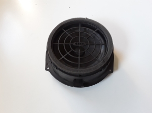  Rear side door speaker 