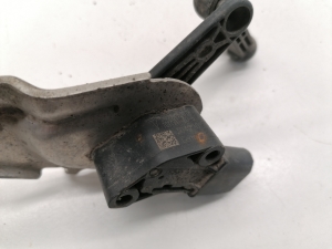 Tesla Model 3 3 (2016–2024) Front ride height sensor 1044941-00-B - 3