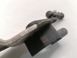 Tesla Model 3 3 (2016–2024) Front ride height sensor 1044941-00-B - 2