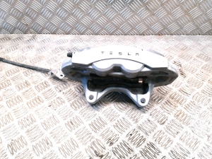 Tesla Model 3 3 (2016–2024) Eesmine pidurisadul 1044621-00-E - 3