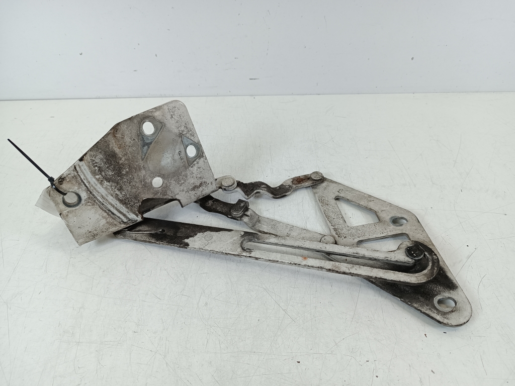 VOLKSWAGEN LT 2 generation (1996-2006) Front Right Bonnet Hinge 2D0823302B 20812087