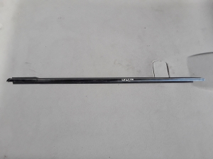 Esiukse klaasi välimine liist - ******