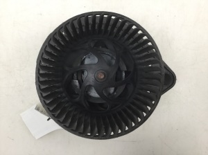 Volkswagen Passat B5 (1997–2005) Heizungsgebläsemotor H12833636