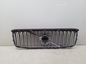  Front grille 