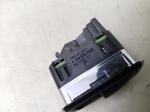Mercedes Benz GLK-Class 204 (2008–2015) Front door glass switch A2048707358 - 2
